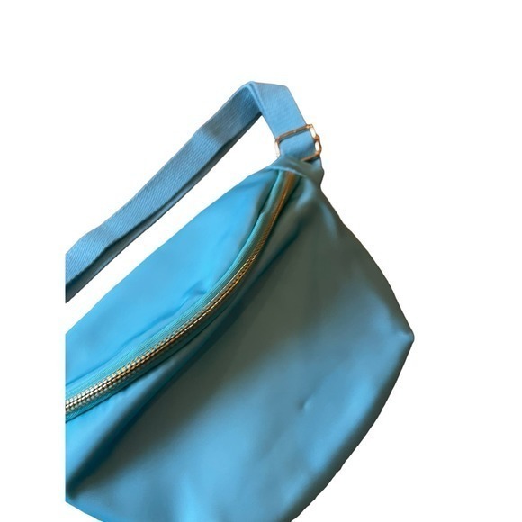 NWOT‎ Pink Lily Nylon Aqua with Gold Belt Bag w/ Adjustable Strap - Picture 6 of 12